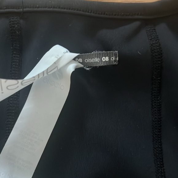 Oiselle flyout bra size 8 - Picture 2 of 2